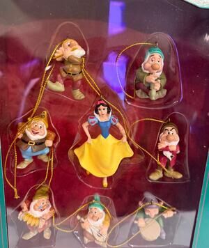 Disney Snow White & The Seven Dwarfs Christmas Ornament Set Storybook Box